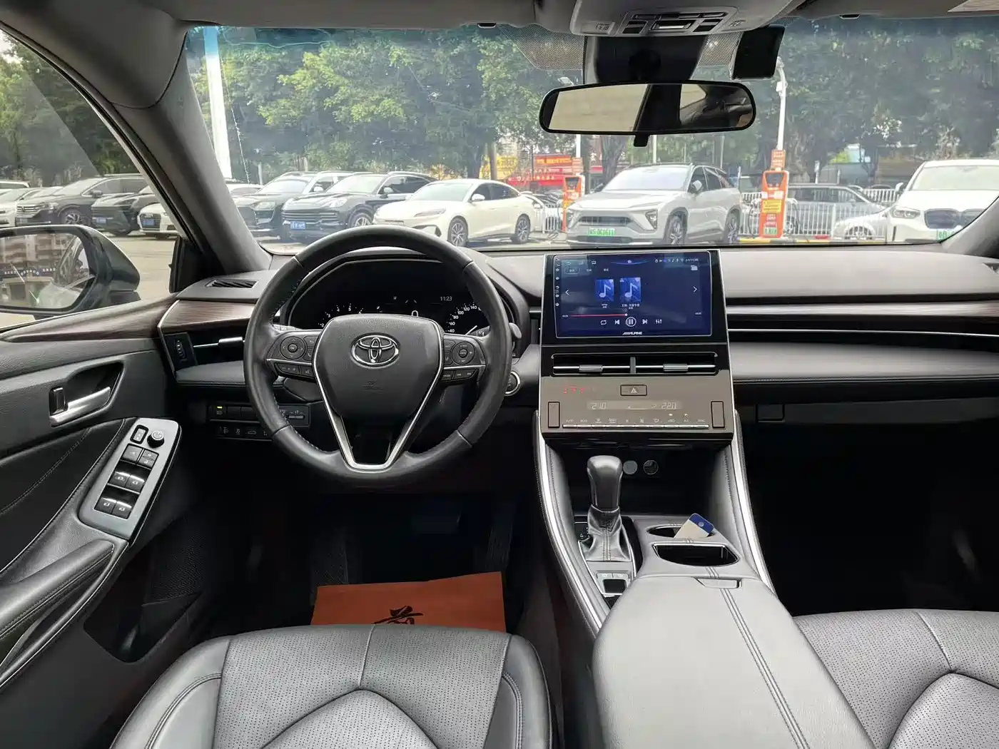 Toyota Avalon 2023 2.0L Premium Selection фото 13