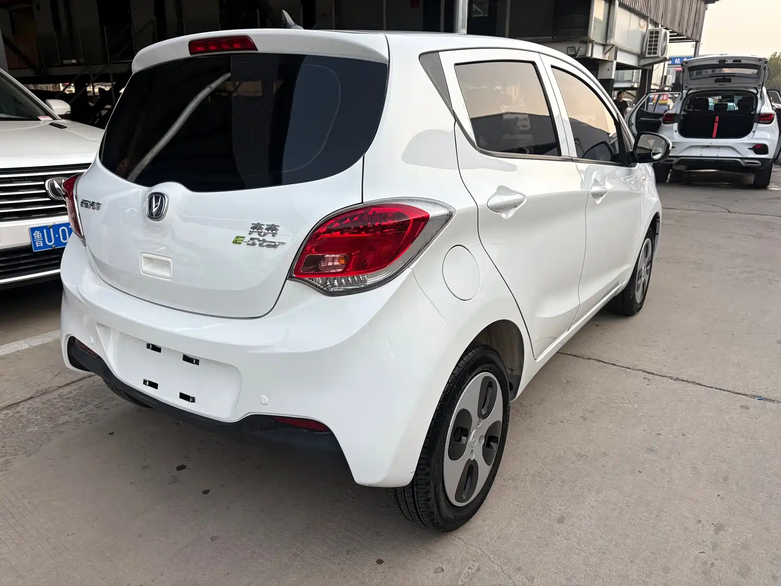 Photo 3 - Changan Benben E-Star