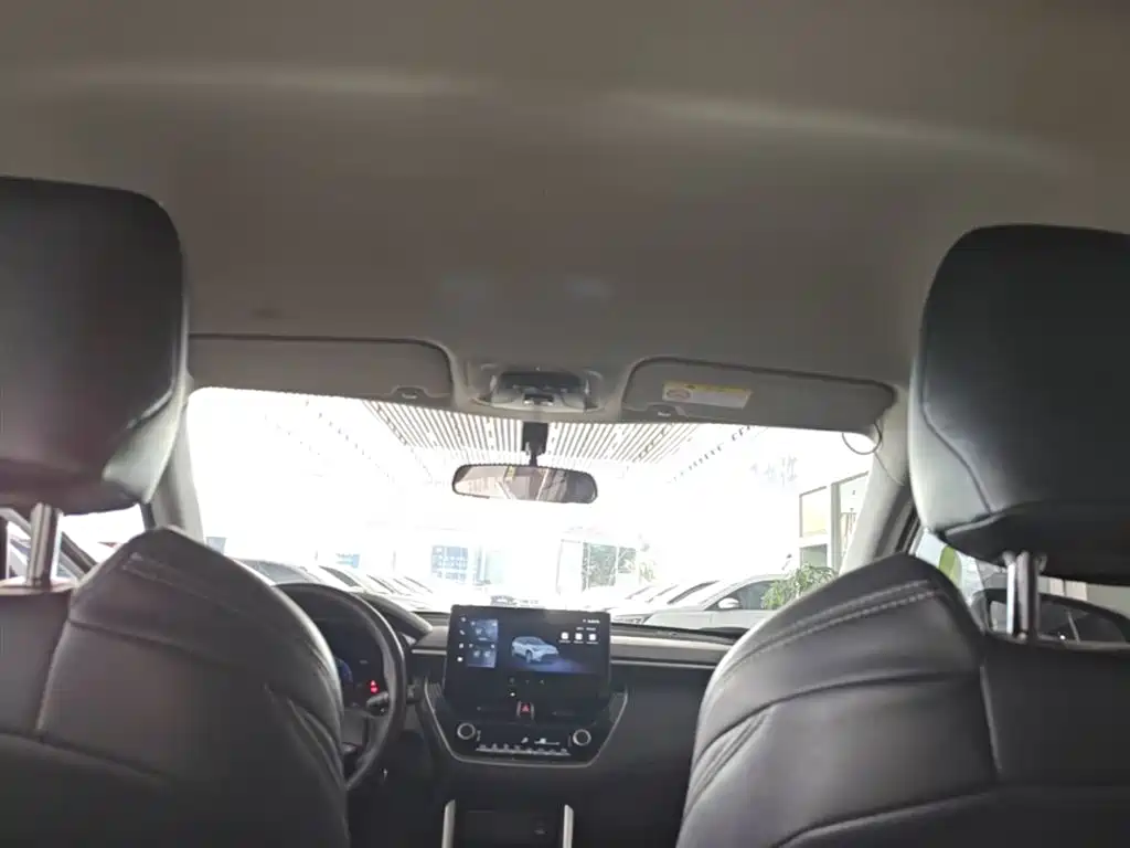 Toyota Frontlander 2023 2.0L CVT Elite Edition фото 18