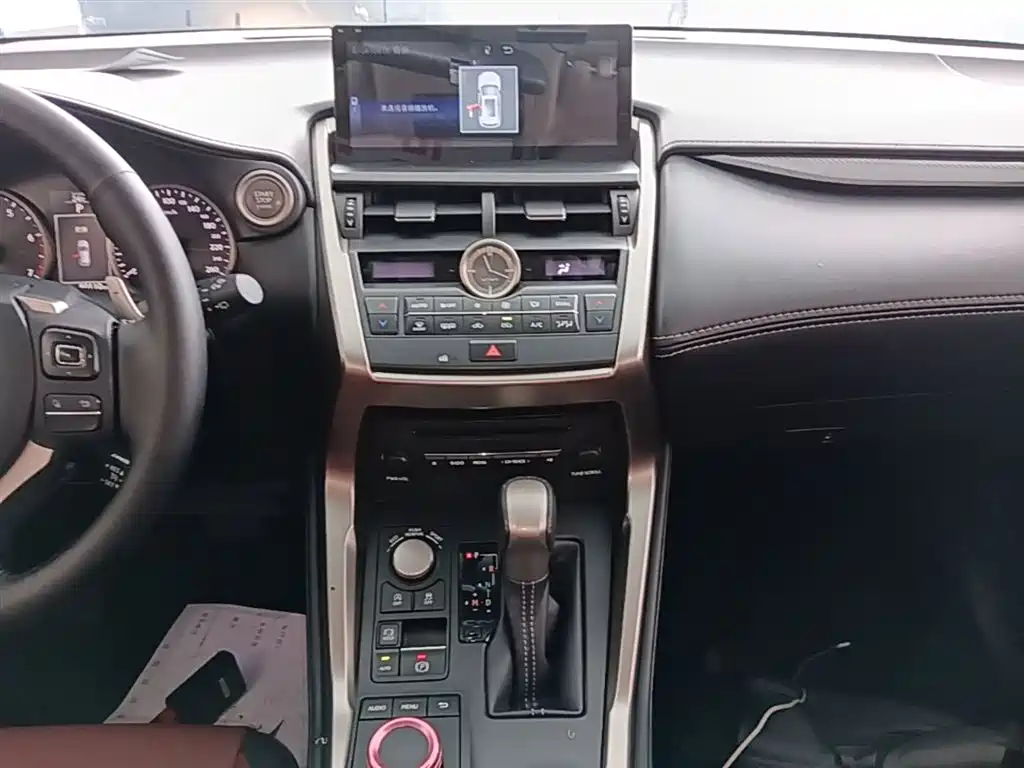 Lexus NX 2015 200t AWD F Sport фото 13