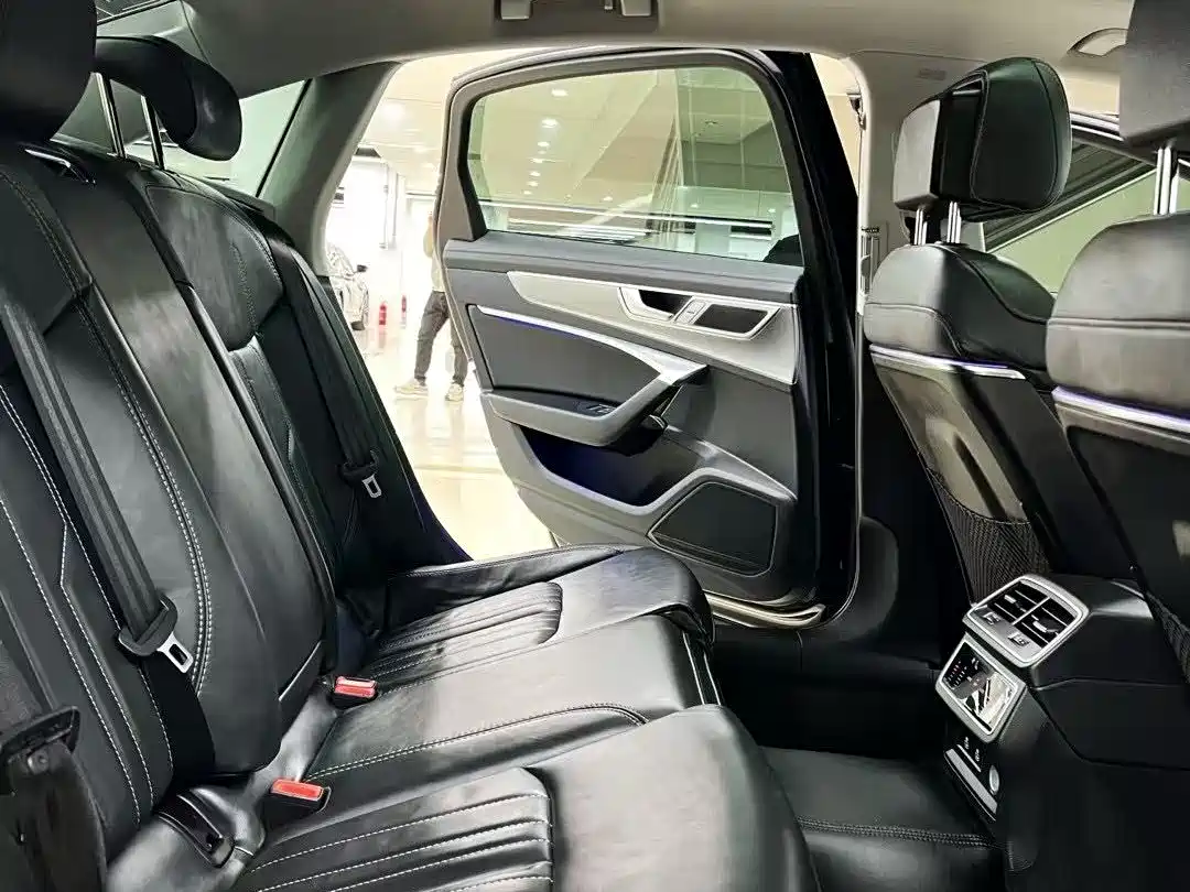 Audi A6L 2023 40 TFSI Luxury Dynamic фото 7
