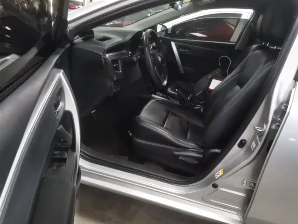 Toyota Corolla 2014 1.6L CVT GL фото 16