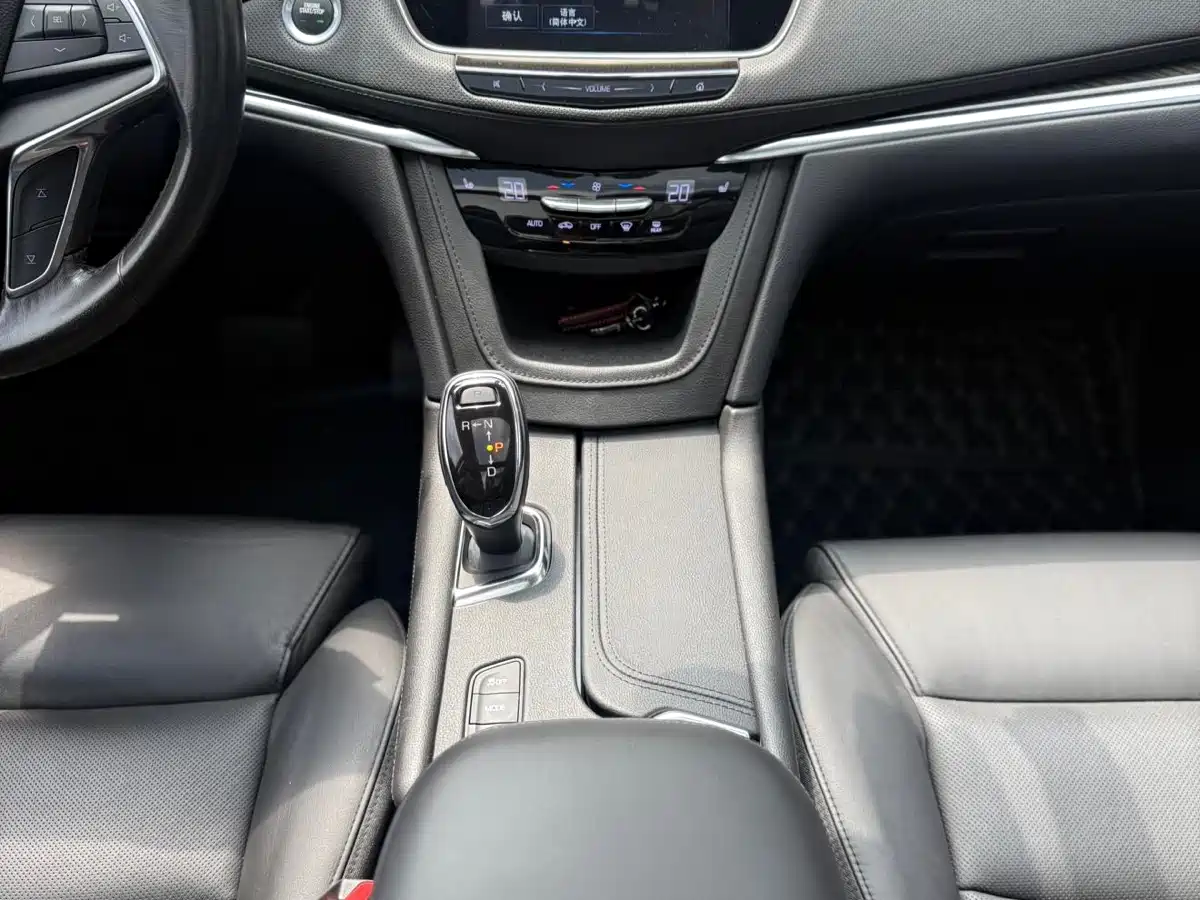 Cadillac XT5 2016 28T AWD Luxury Model фото 11