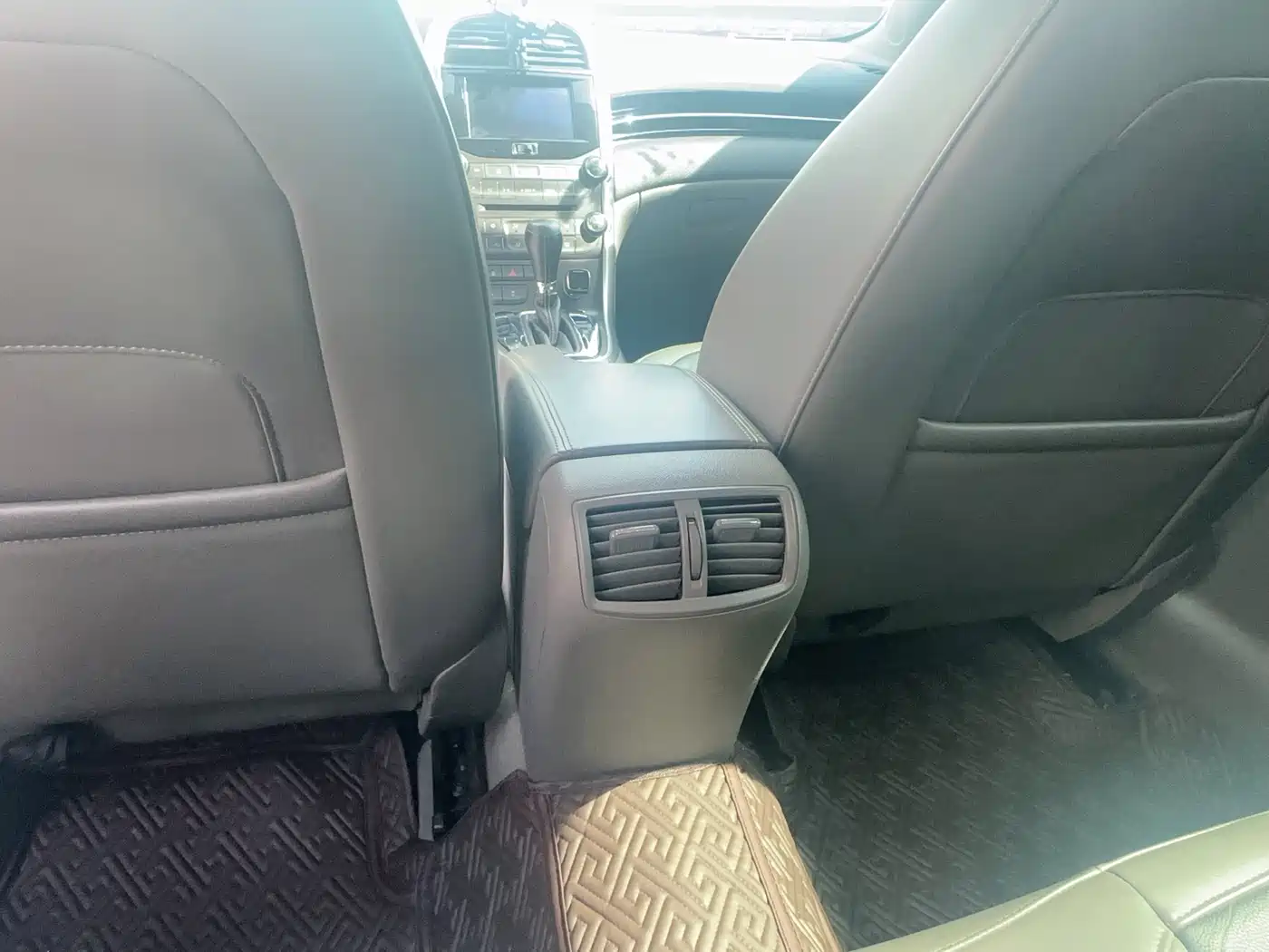 Chevrolet Malibu 2013 2.0L Automatic Luxury Edition фото 11