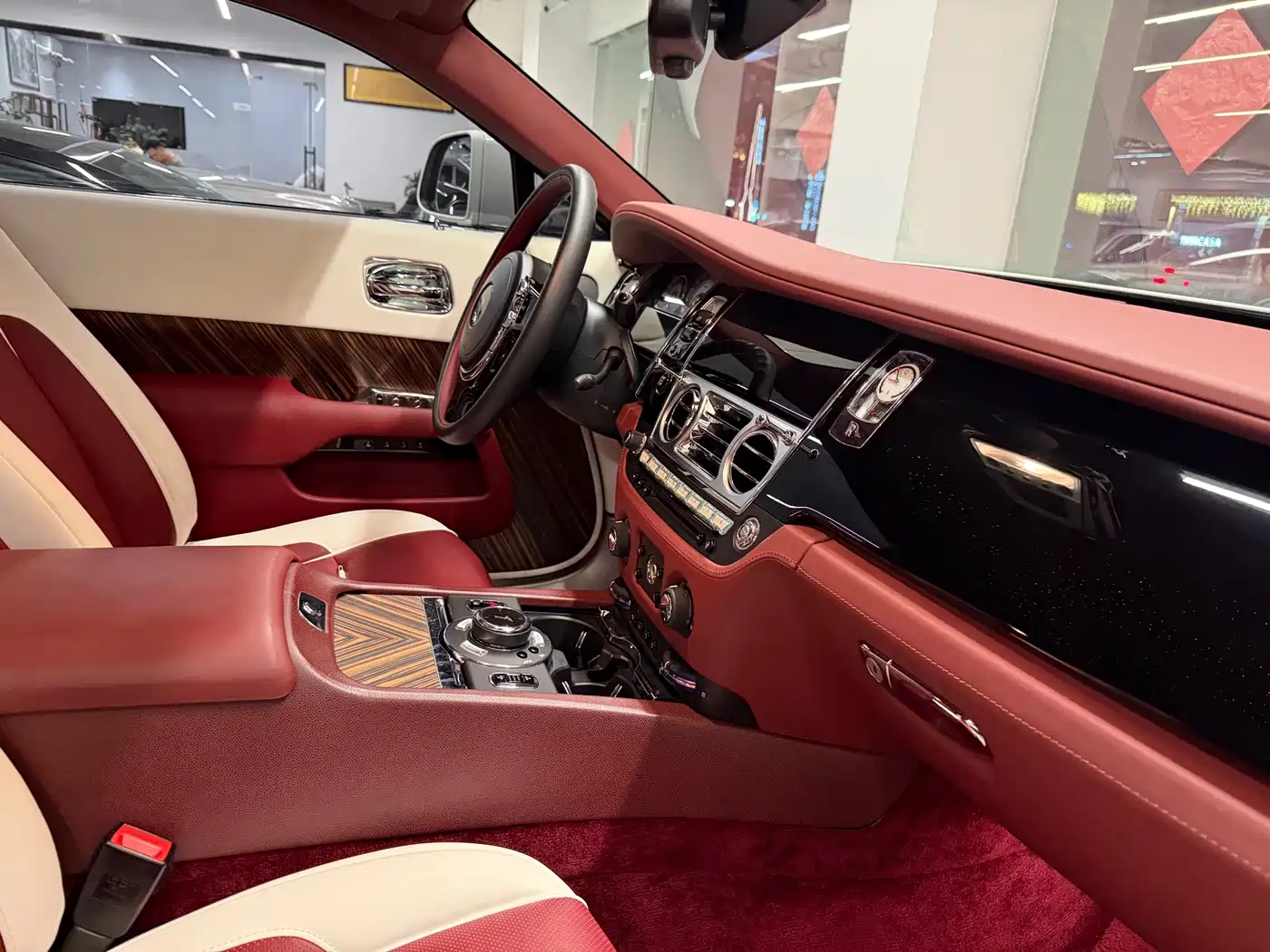 Фото 7 - Rolls-Royce Wraith
