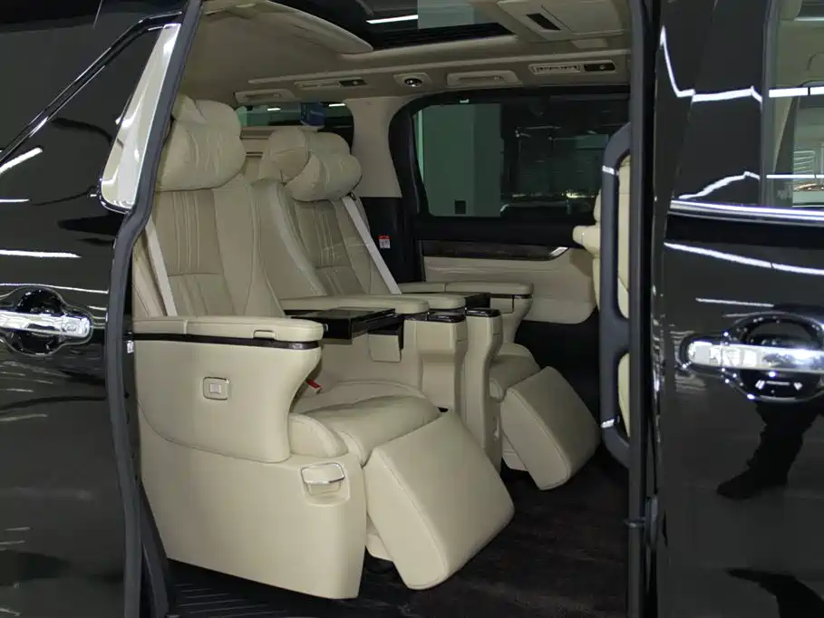 Toyota Alphard 2021 Hybrid 2.5L Premium фото 9