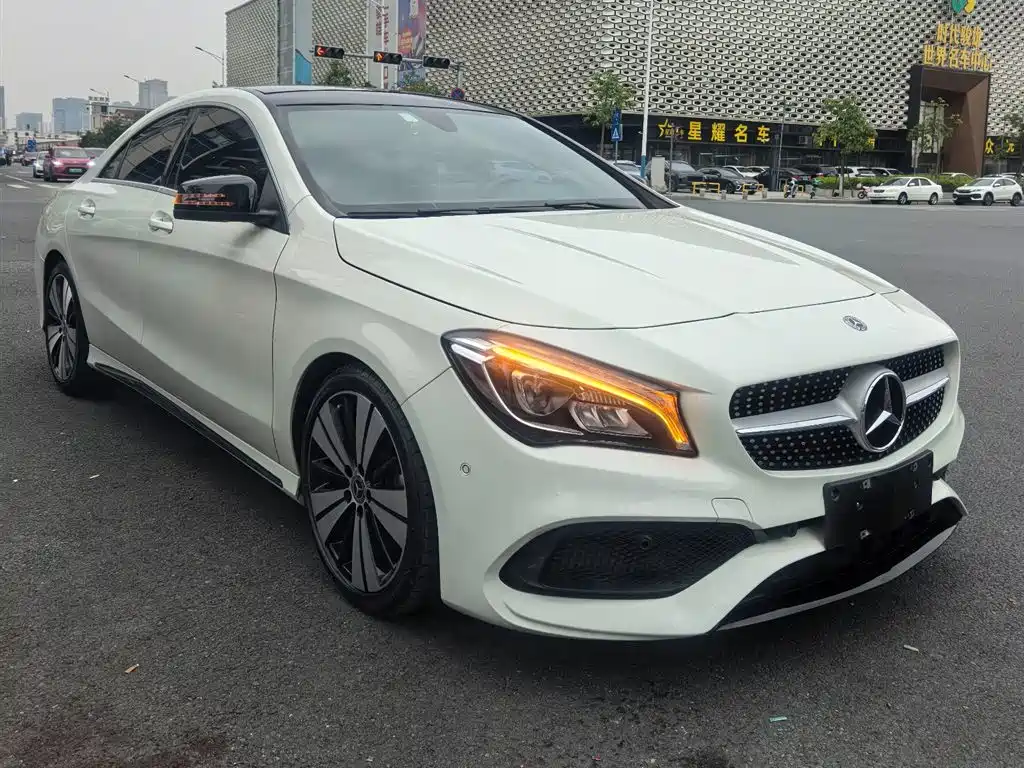 Mercedes-Benz CLA (Import) 2017 Facelift CLA 200 Style фото 3