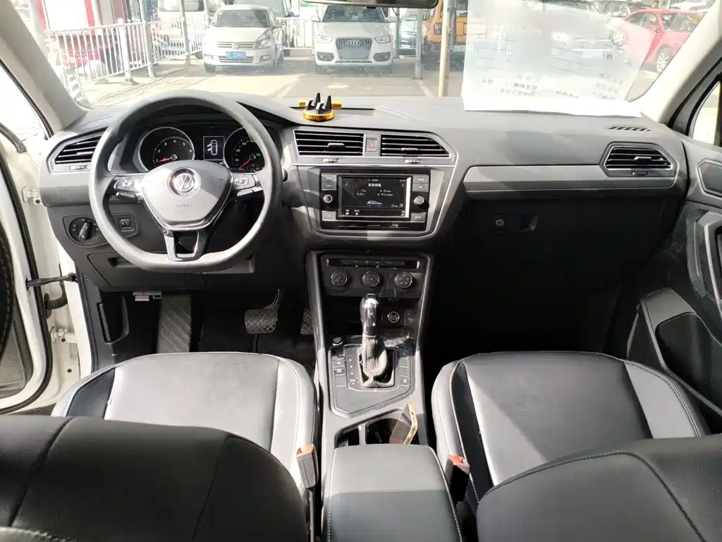 Фото 6 - Volkswagen Tiguan L