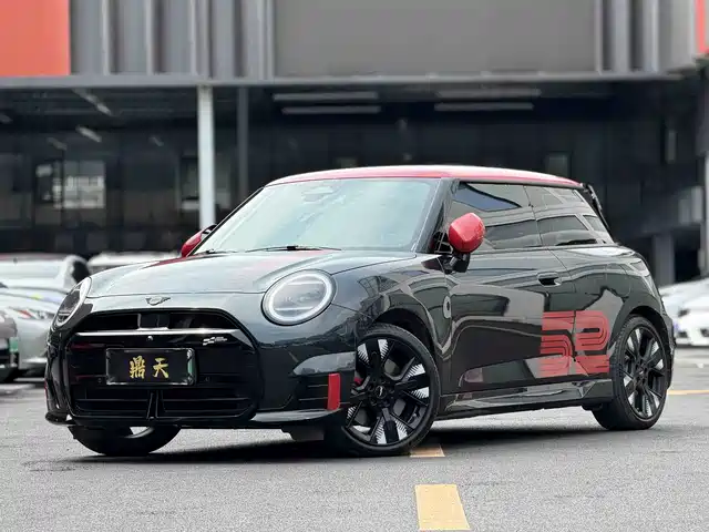  MINI Electric MINI JCW 2025 JOHN COOPER WORKS