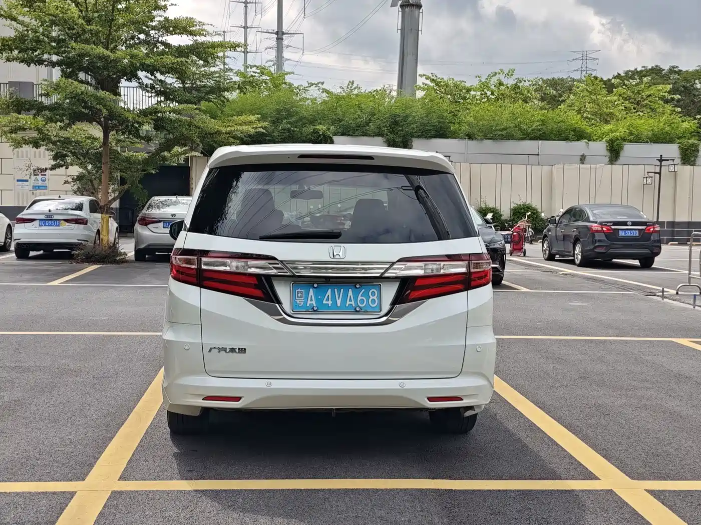 Photo 5 - Honda Odyssey