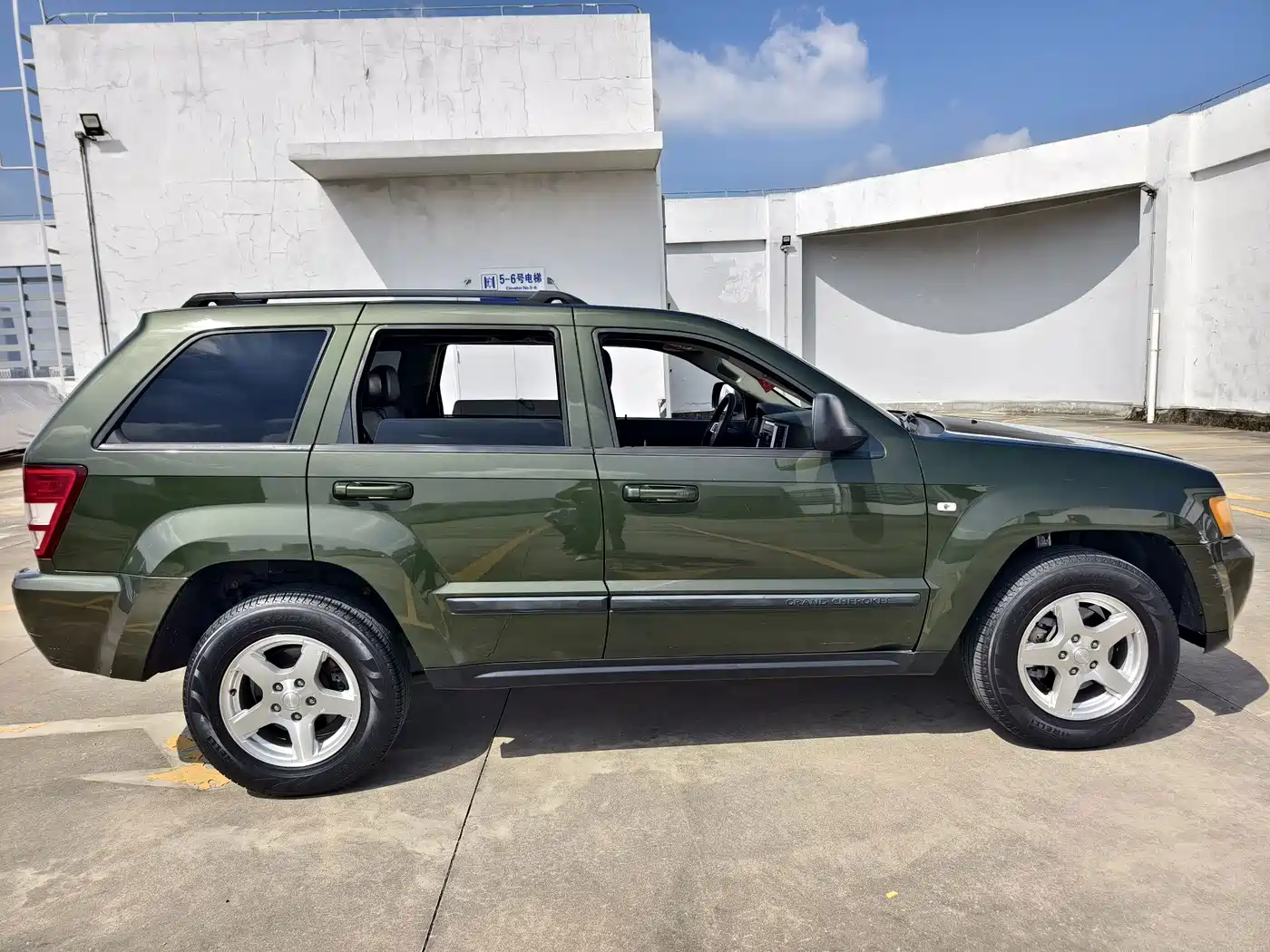 Jeep Grand Cherokee (Import) 2011 2010 3.7L