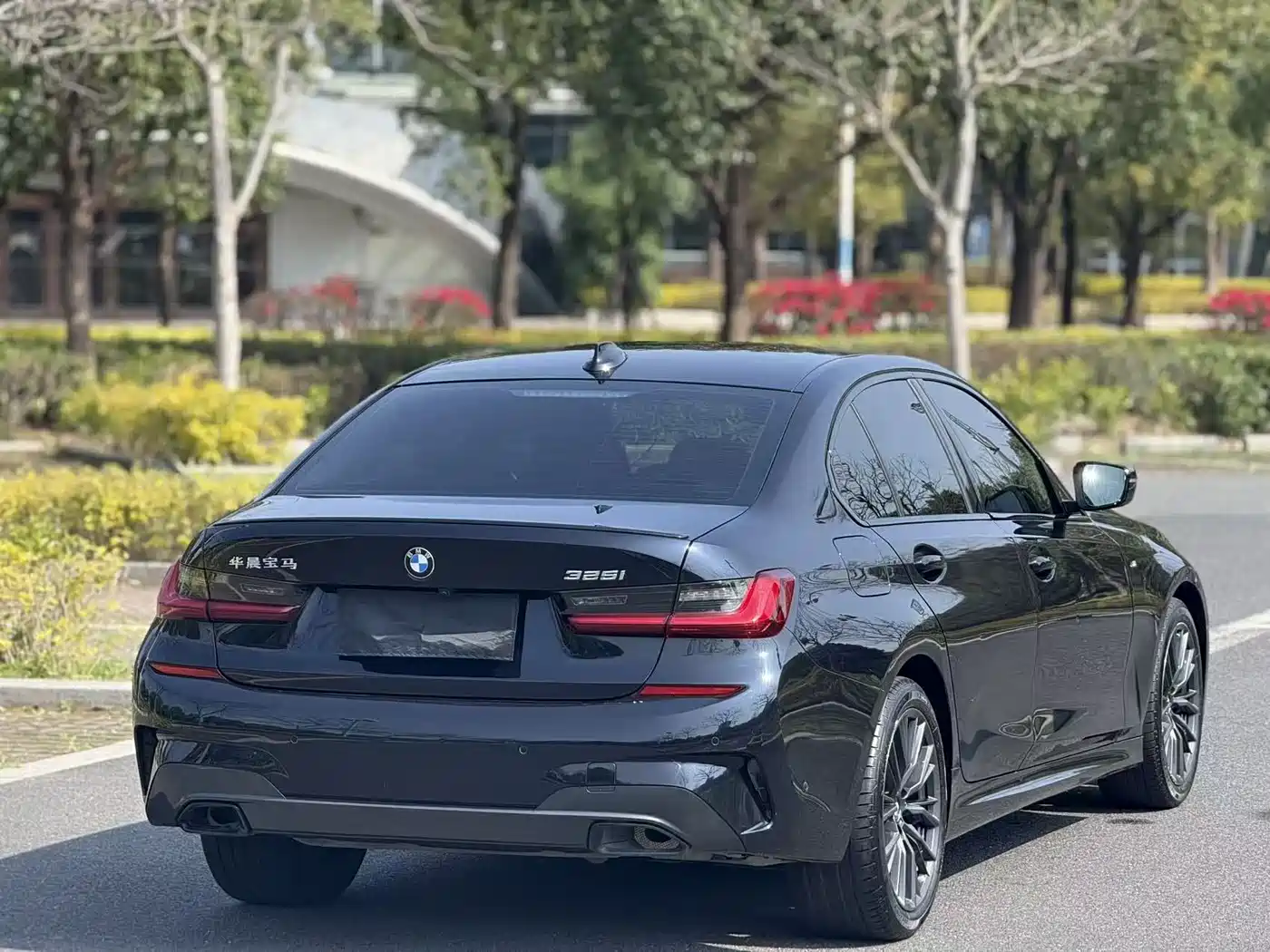 BMW 3 Series 2022 325i M Sport Shadow Edition фото 10