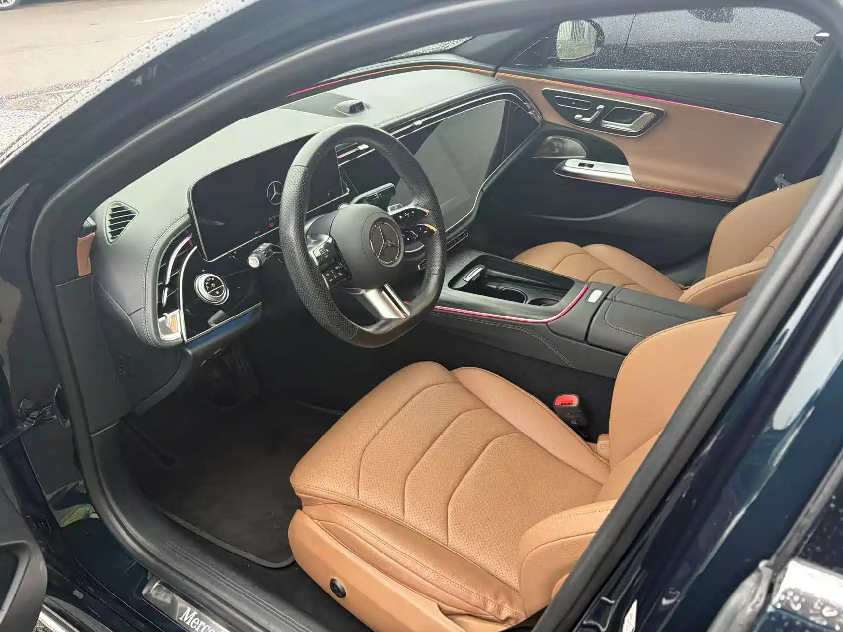 صورة 3 - Mercedes-Benz E-Class