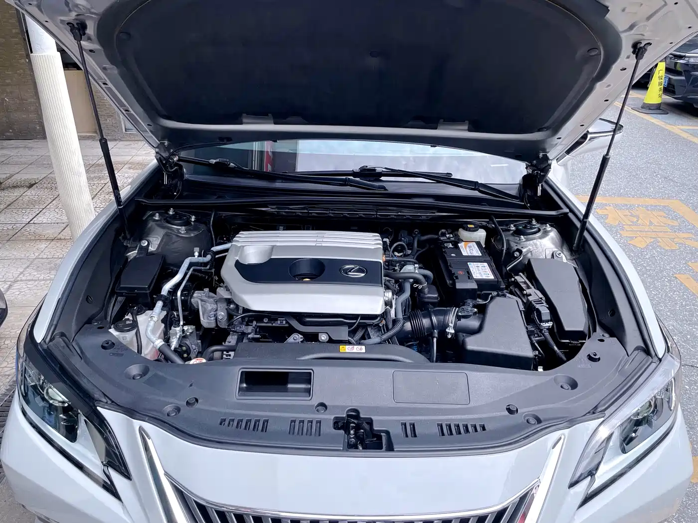 Lexus ES 2020 200 Excellence фото 9