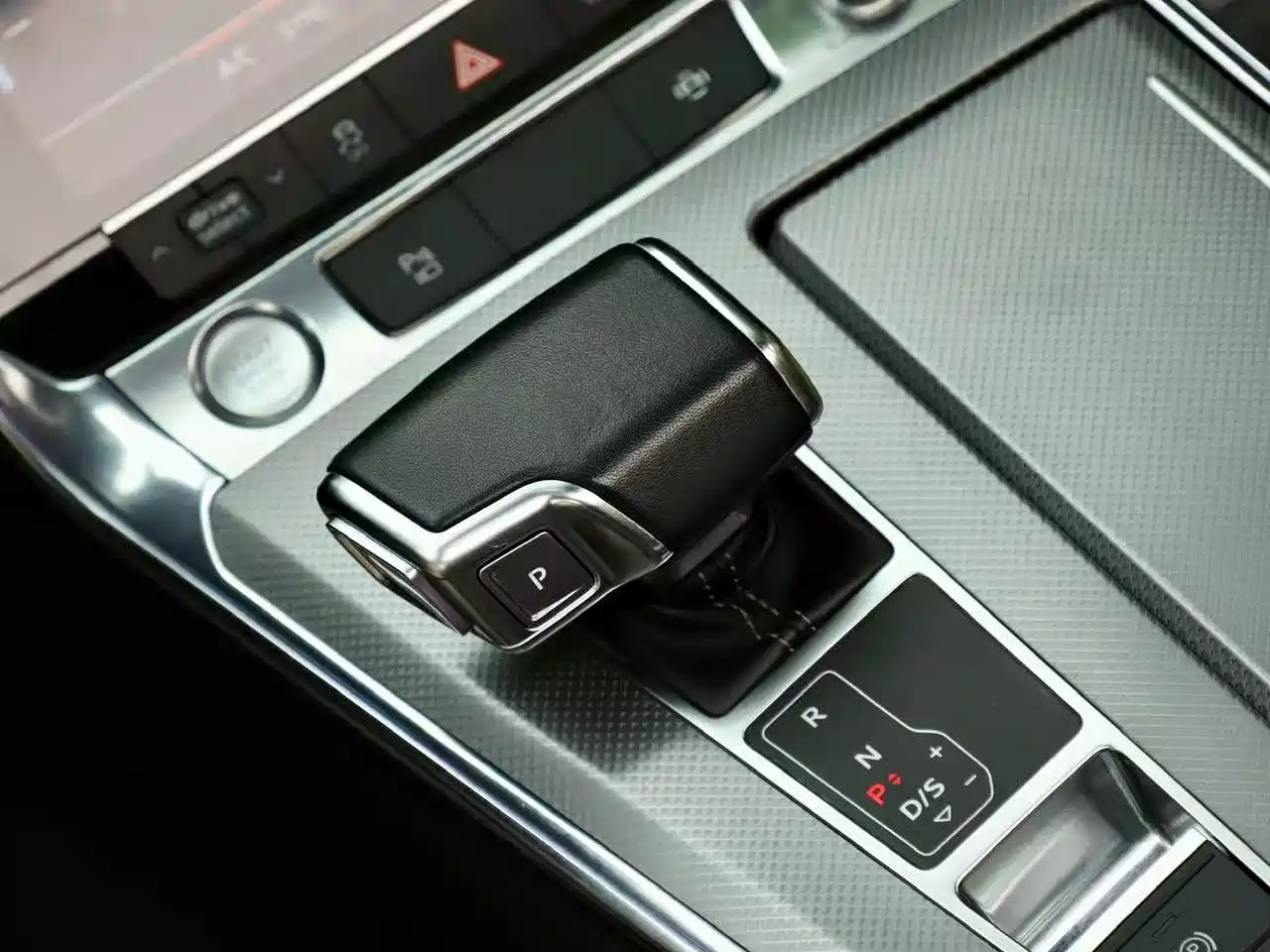 Audi A6L 2019 40 TFSI Luxury Dynamic фото 14