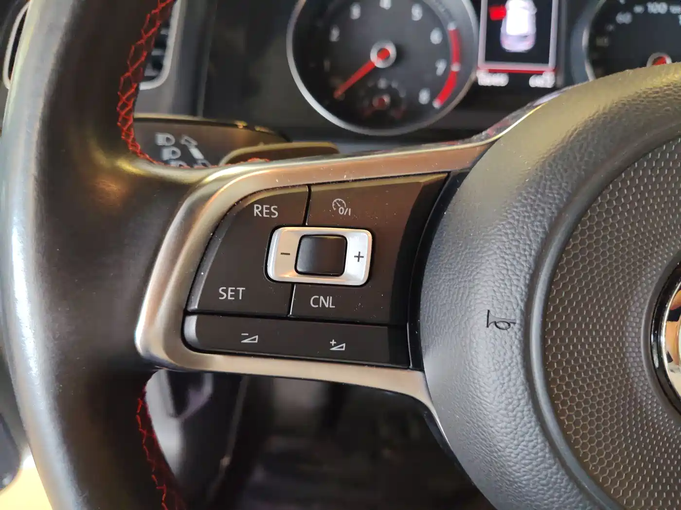 Volkswagen Golf GTI 2016 2.0TSI GTI фото 13