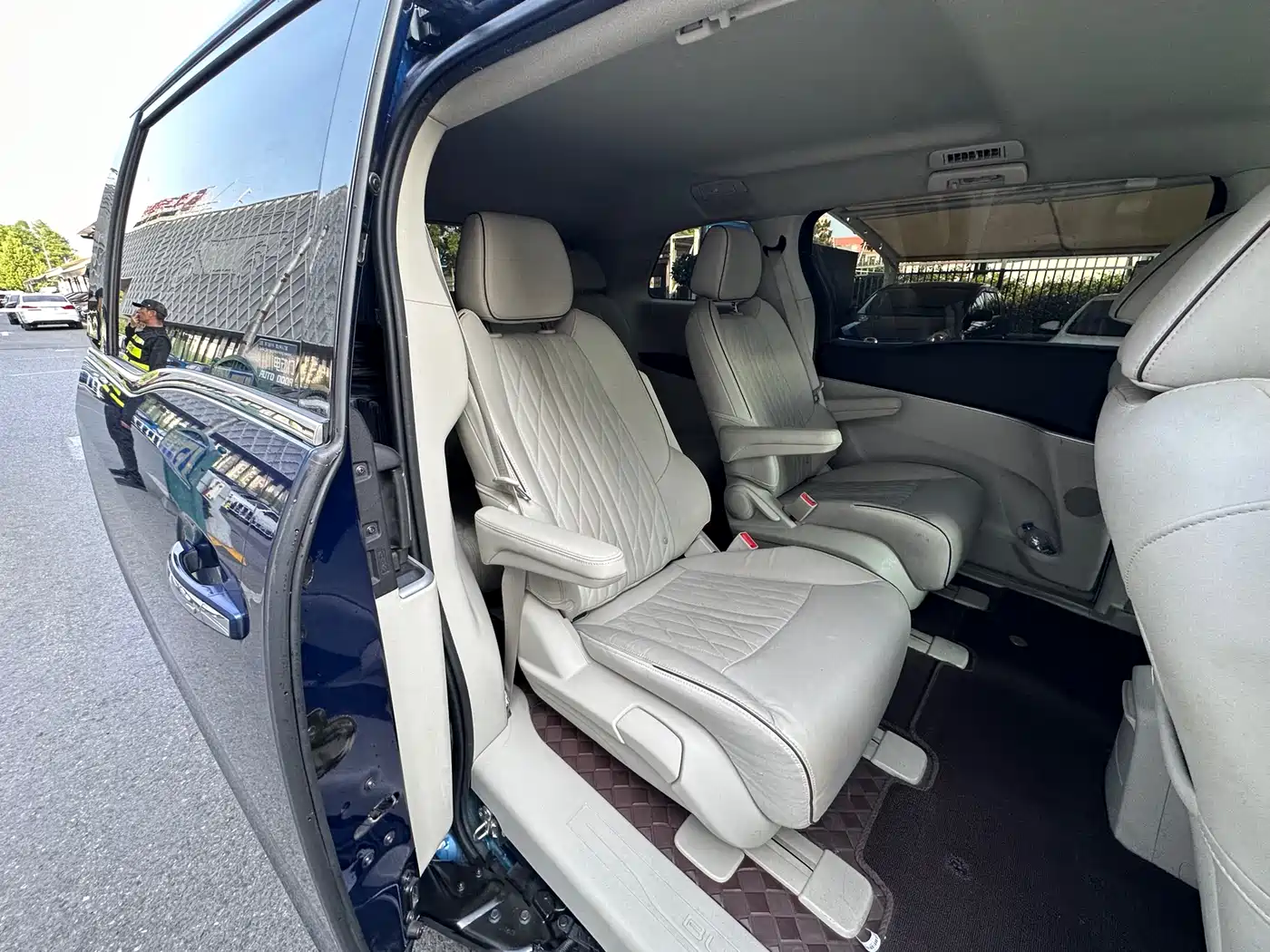 Buick GL8 2023 Land Business Class 652T Luxury фото 13