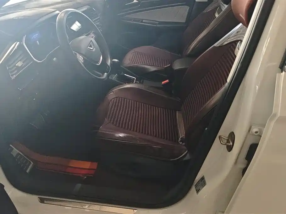 JETTA VS7