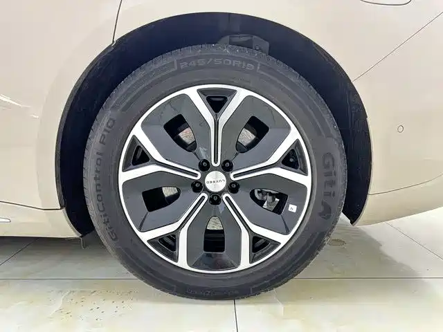 Zhijie S7 2025 2025 Model 705km Pro