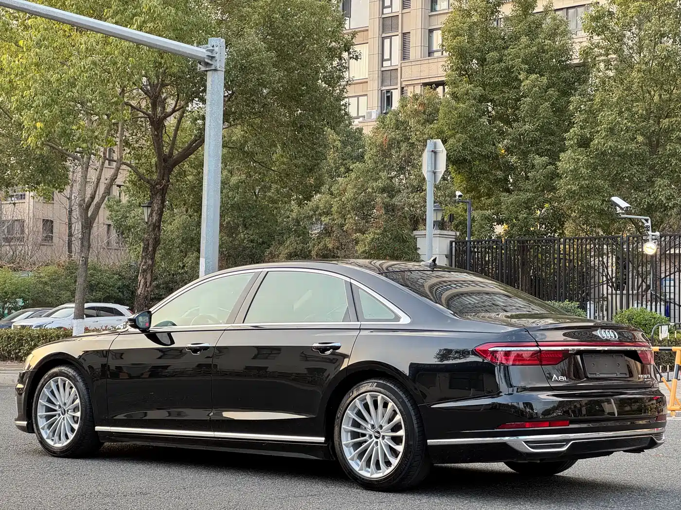 Audi A8 2022 A8L 50 TFSI quattro Comfort Collector's Edition фото 6