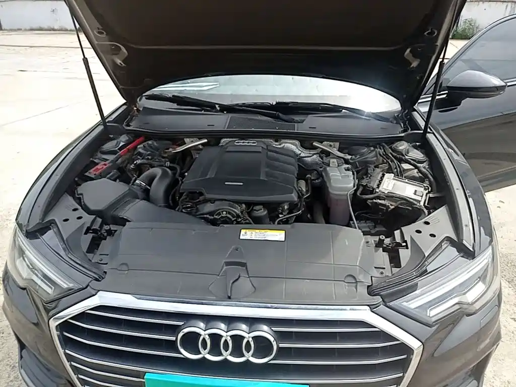 Фото 11 - Audi A6L