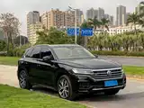 Фото 2 - Volkswagen Touareg