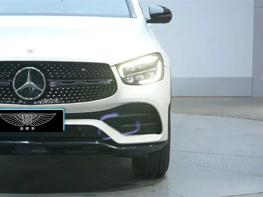 Mercedes-Benz GLC Coupe 2020 GLC 260 4MATIC Coupe SUV фото 3