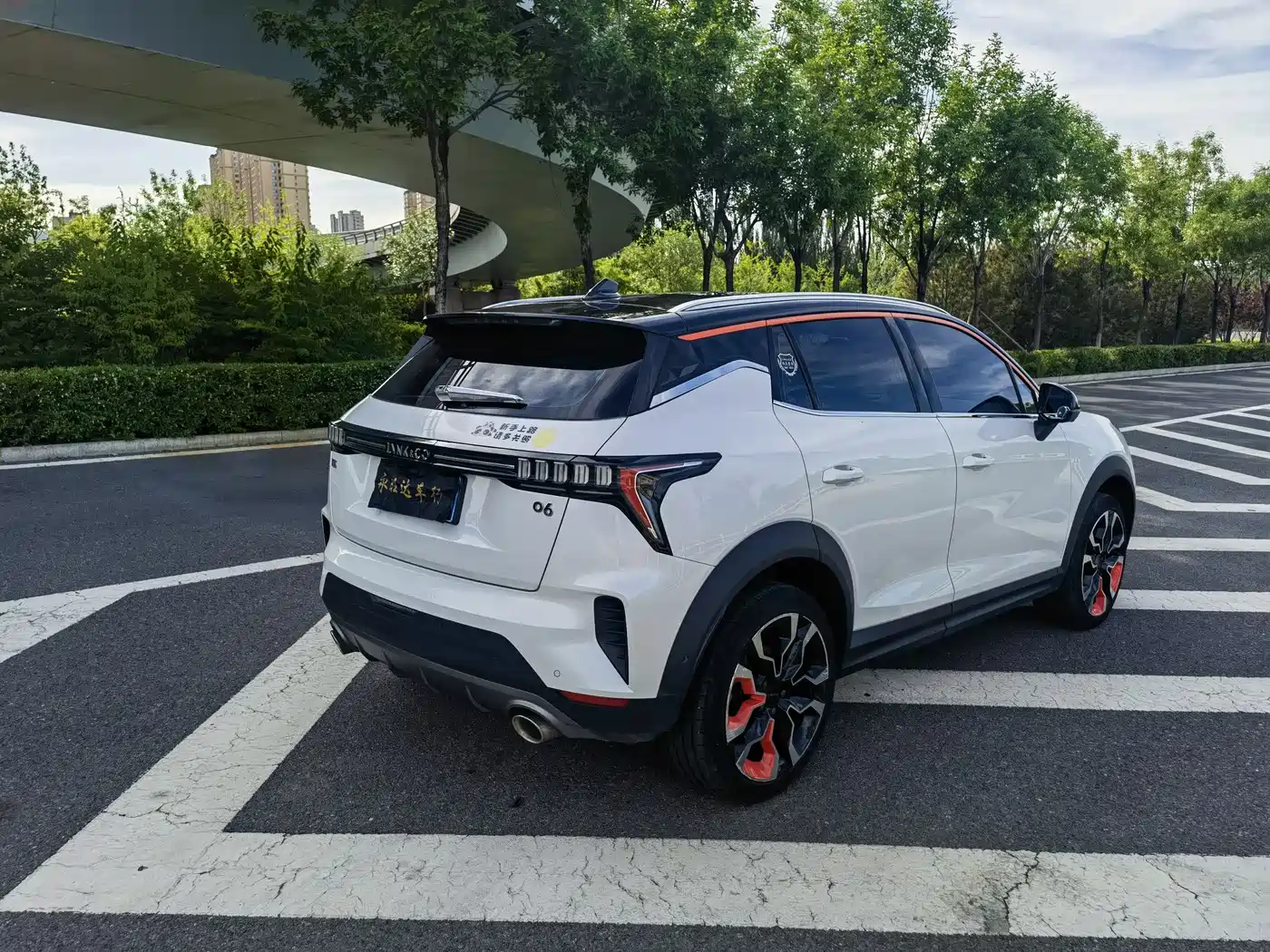 Lynk & Co 06 2020 1.5T Halo фото 6