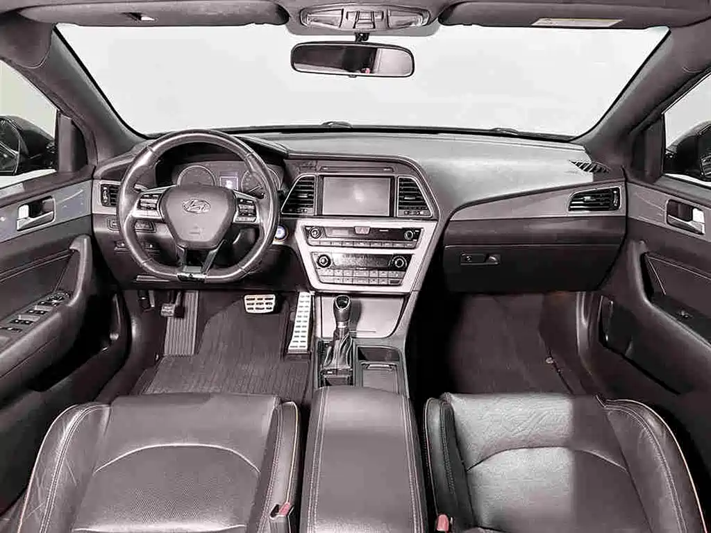 Hyundai Sonata 2015 1.6T GLS Smart фото 9