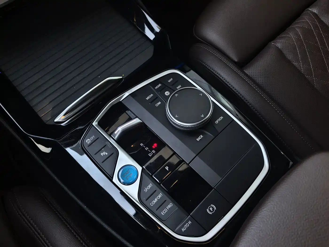 BMW iX3 2024 2023 Leading Type