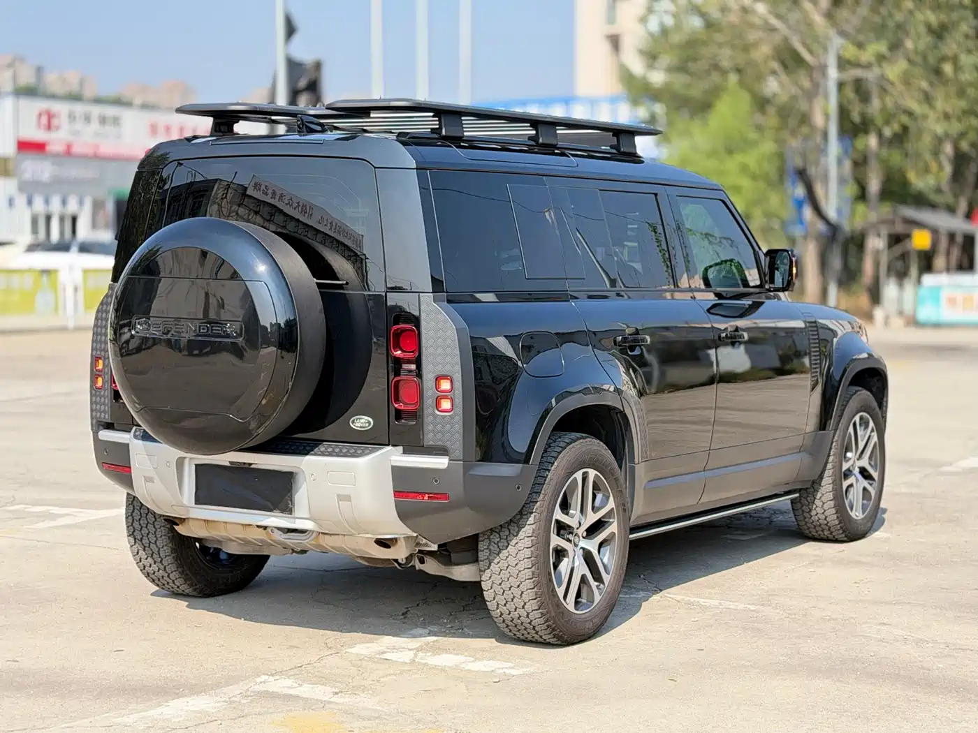 Land Rover Defender 2025 2025 110 3.0T P400 Dark Special Edition