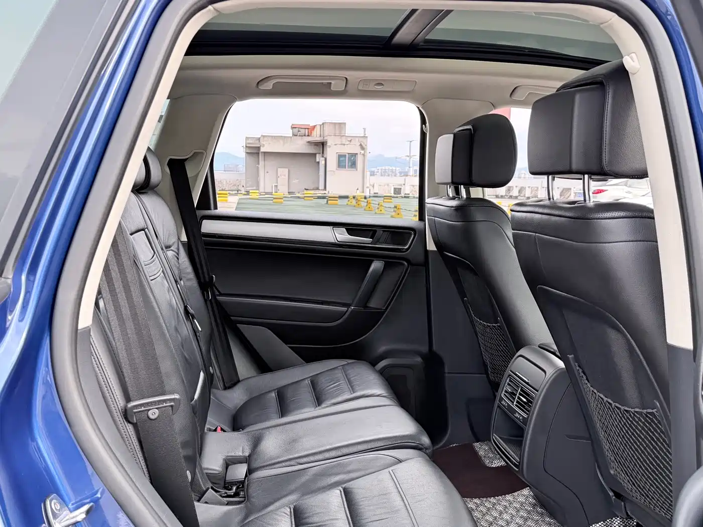 Volkswagen Touareg 2017 3.0TSI Explorer Edition фото 14