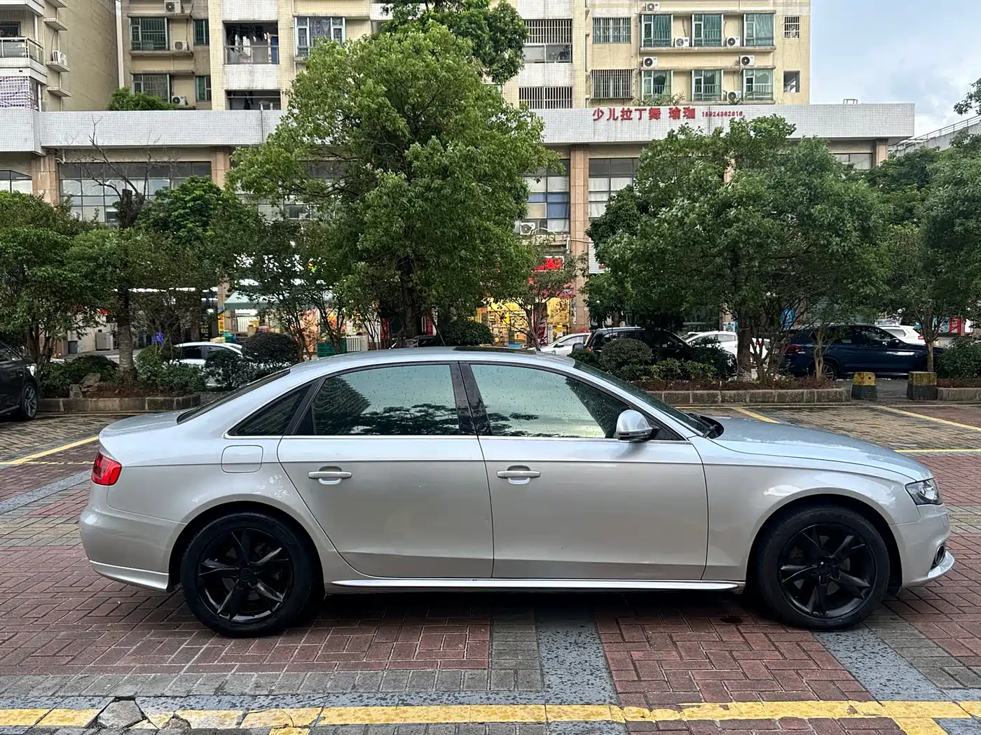 Audi A4L 2010 2.0 TFSI Comfort фото 6