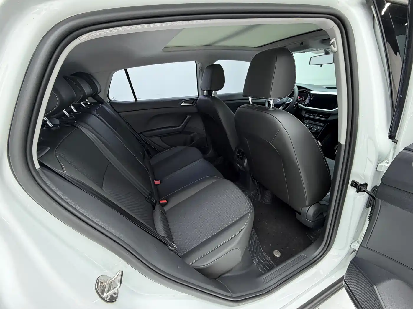 Volkswagen Tanying 2021 1.5L Automatic Smart Connect Edition фото 14