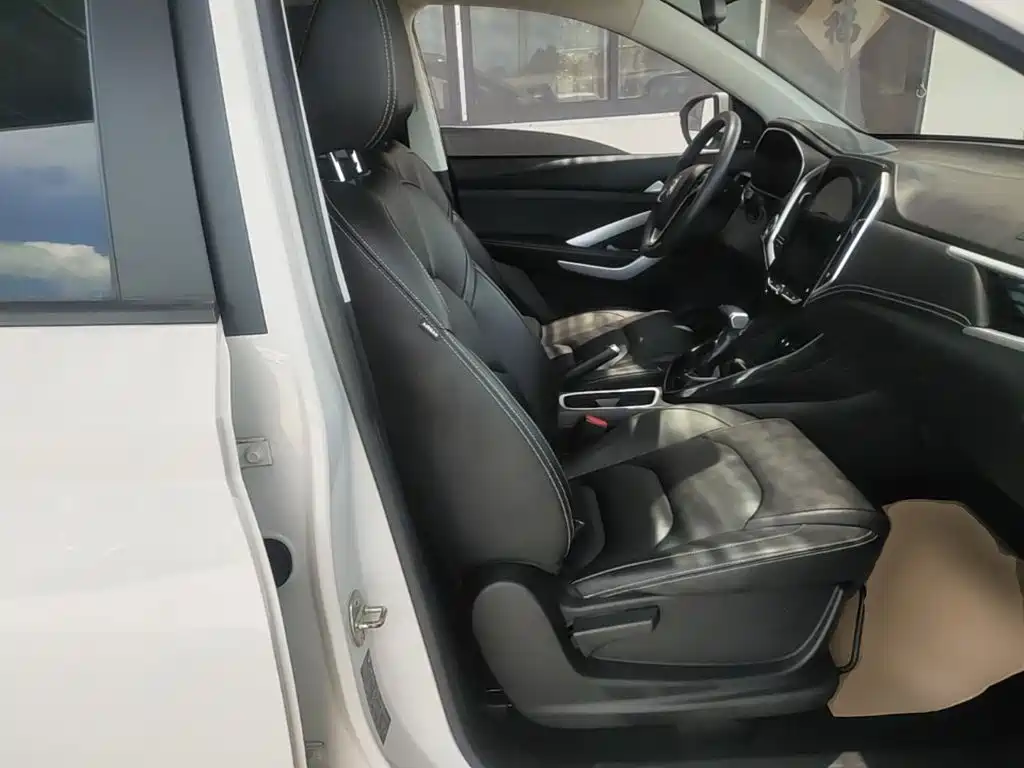 Baojun 530 2020 2020 1.5T CVT Luxury Connect 7-seater
