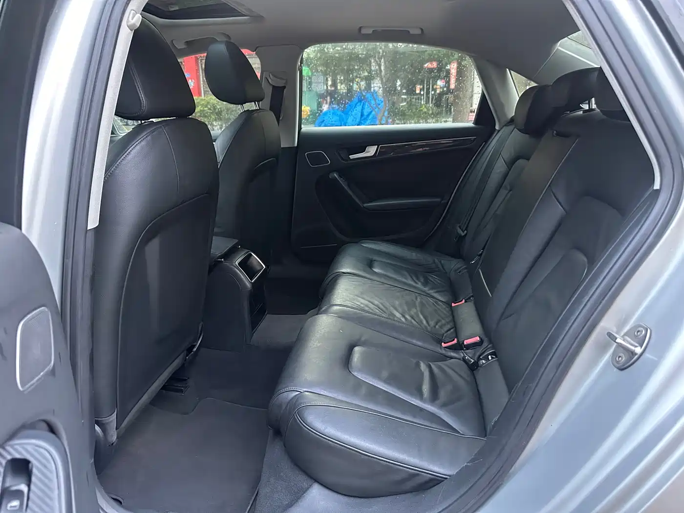 Audi A4L 2010 2.0 TFSI Comfort фото 16