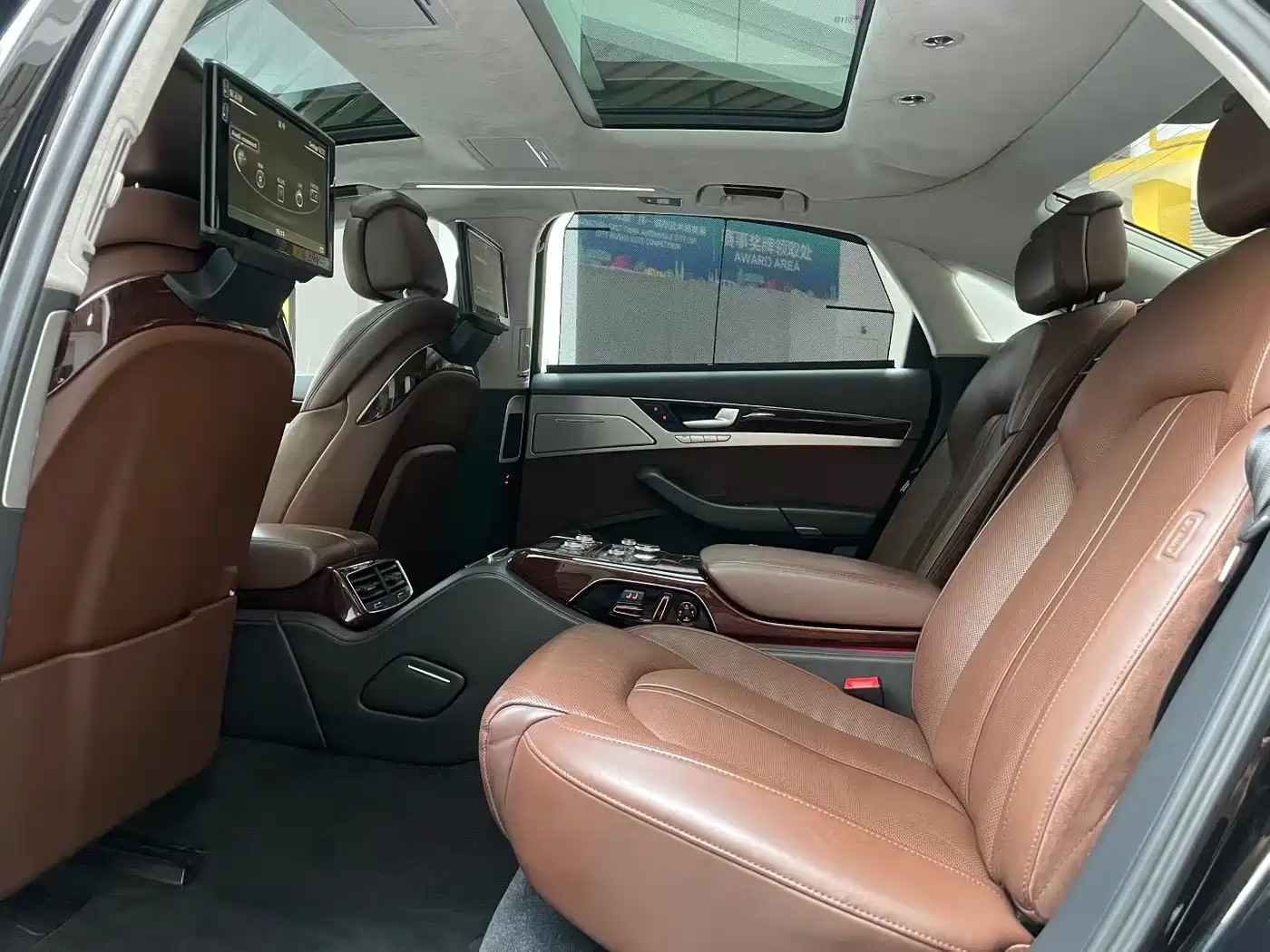 Audi A8 2012 A8L 6.3 FSI W12 quattro фото 6