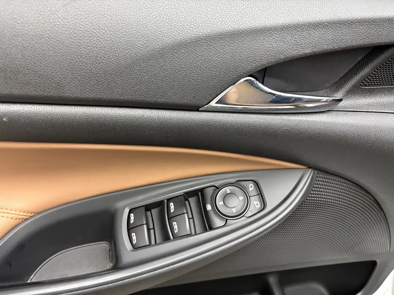Фото 11 - Buick GL6