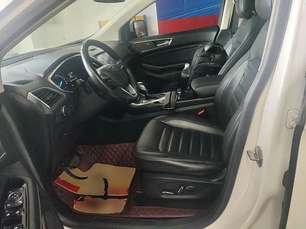 Фото 15 - Ford Edge