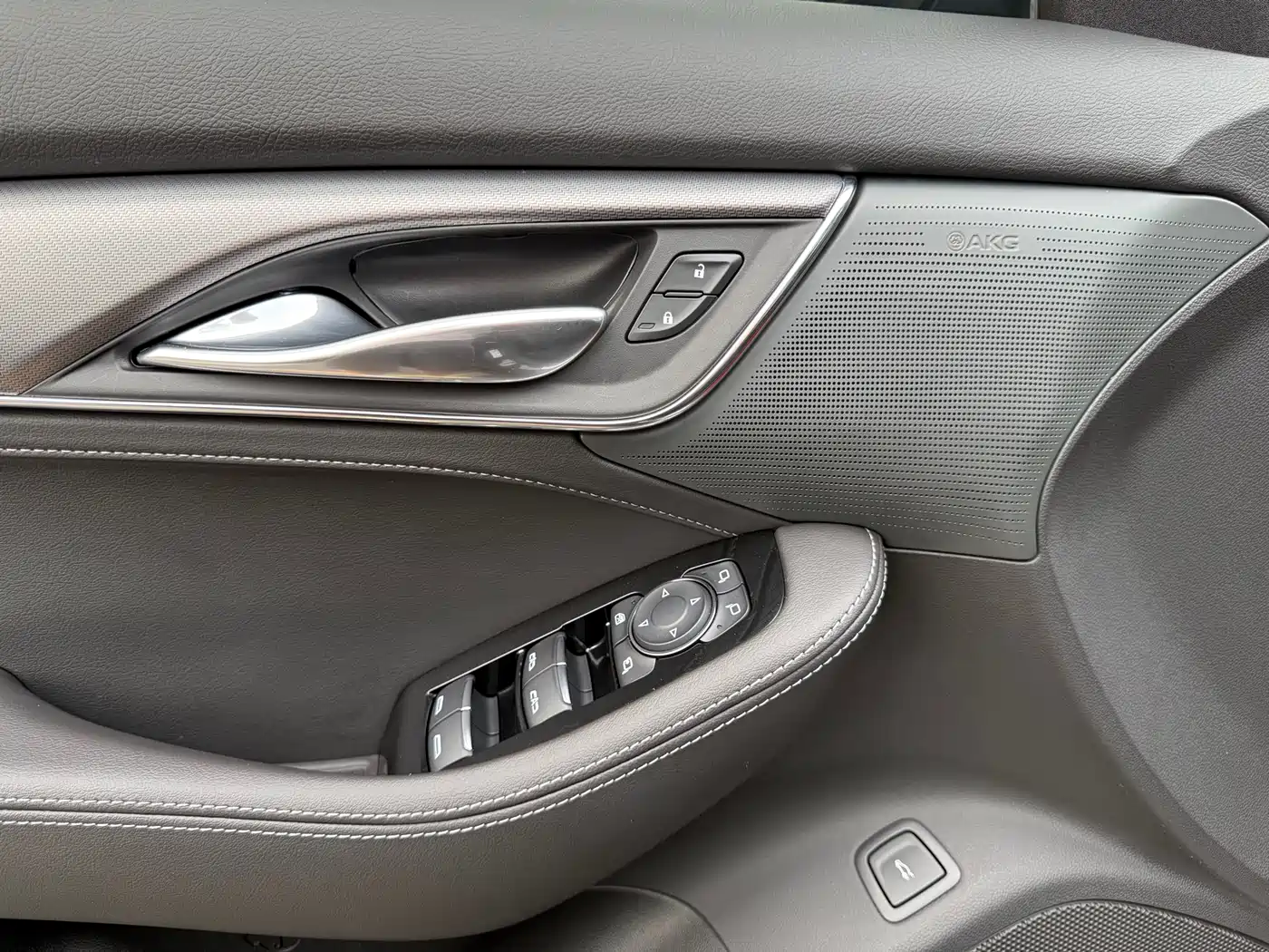 Cadillac CT5 2024 28T Luxury Model Pro фото 9