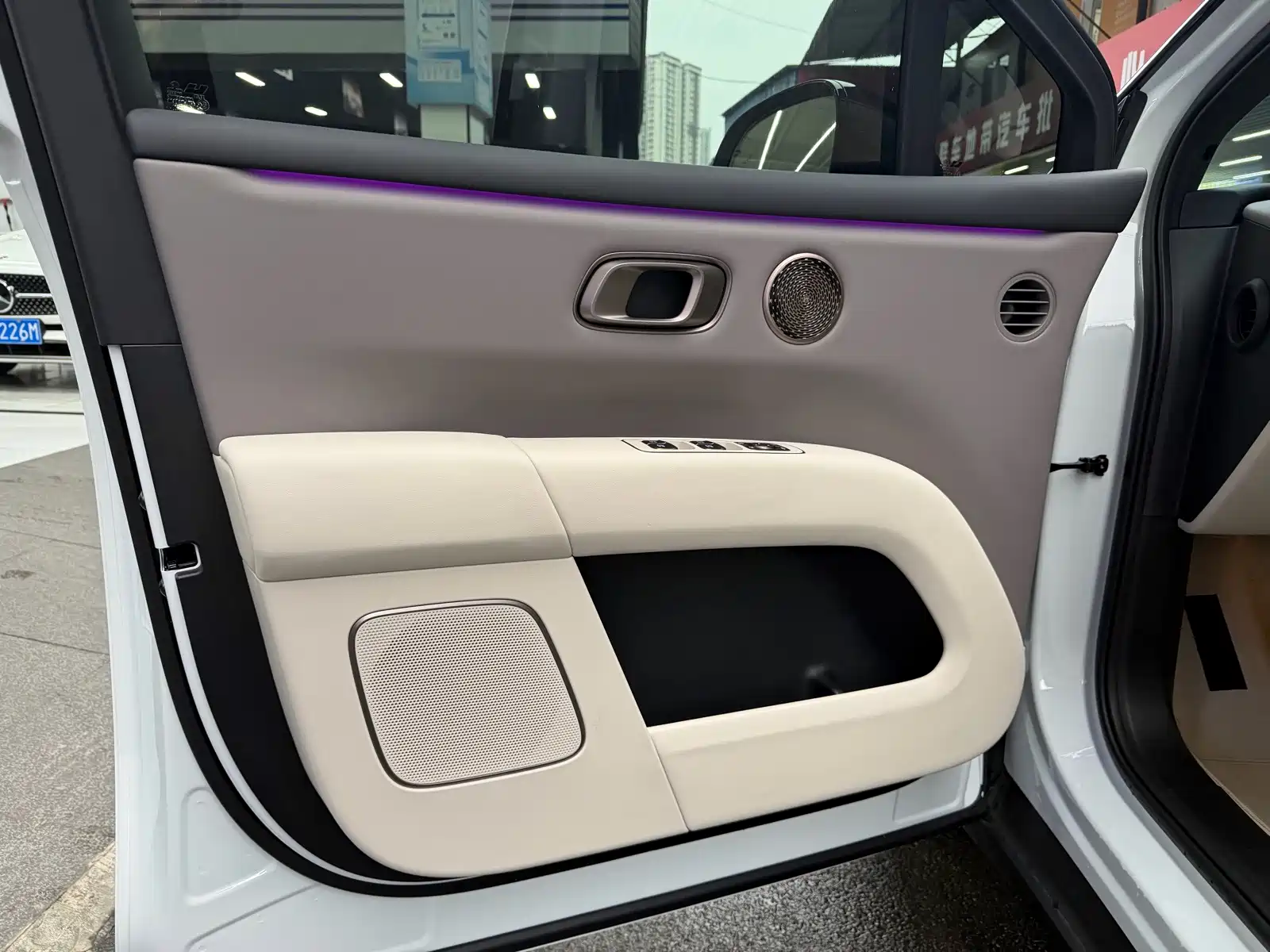 Photo 6 - Li Auto i6