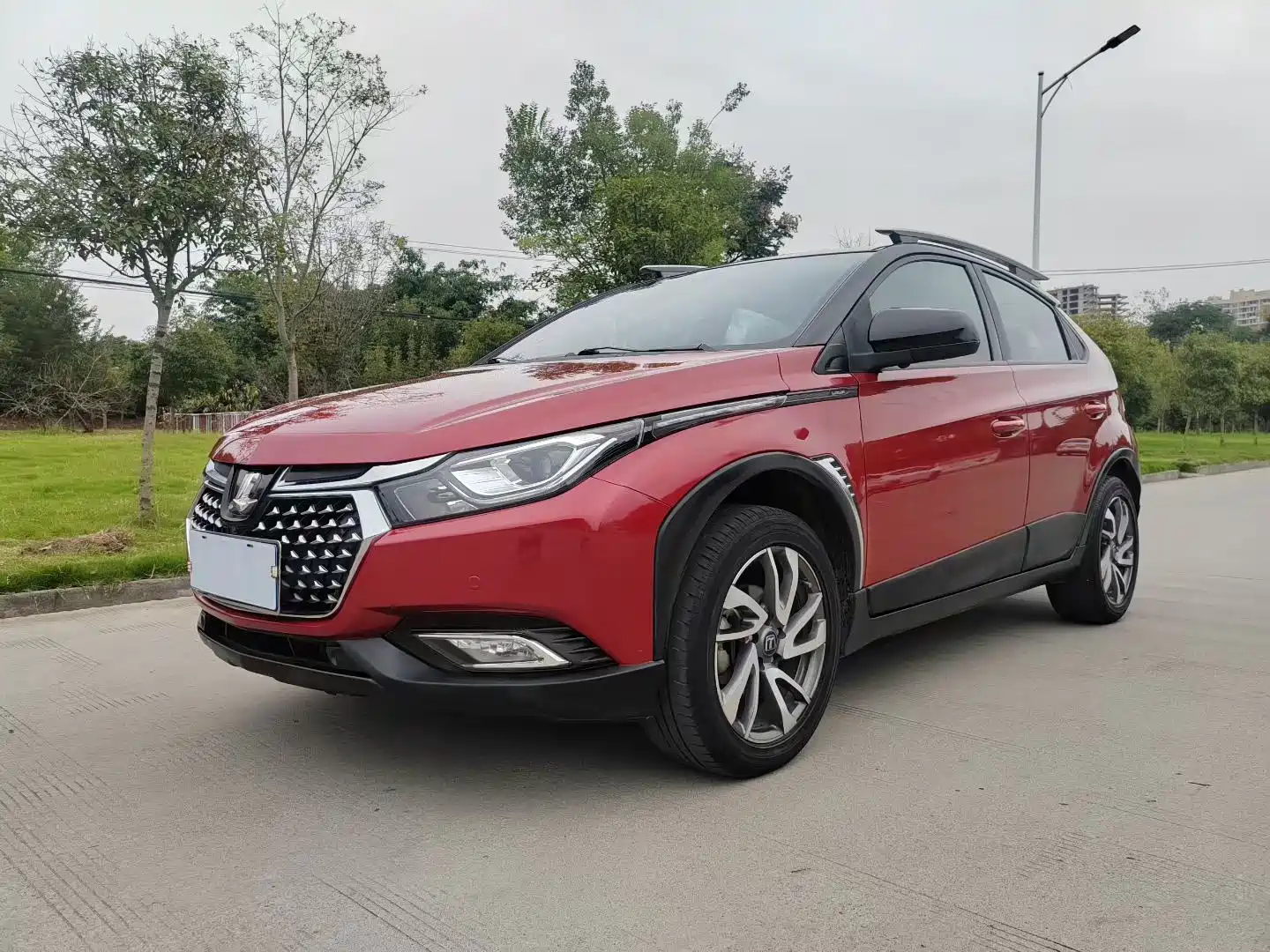 صورة 1 - Luxgen U5 SUV