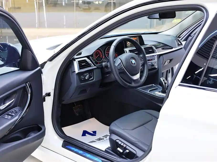 BMW 3 Series 2017 320Li M Sport фото 17