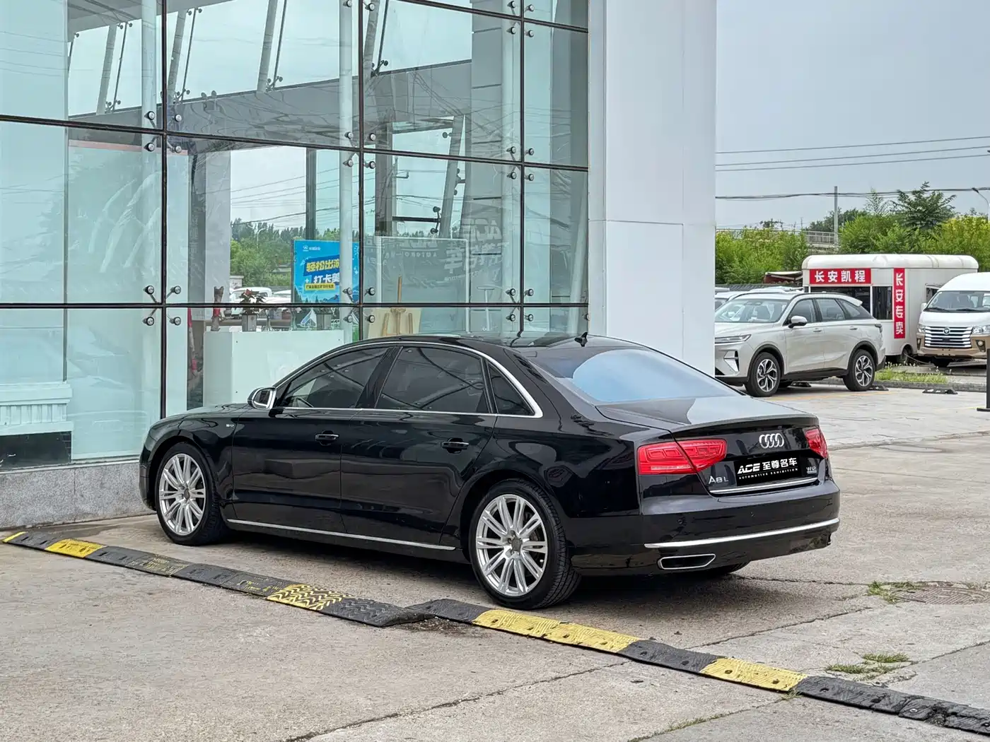 Audi A8 2011 2011 A8L W12 6.3 FSI quattro