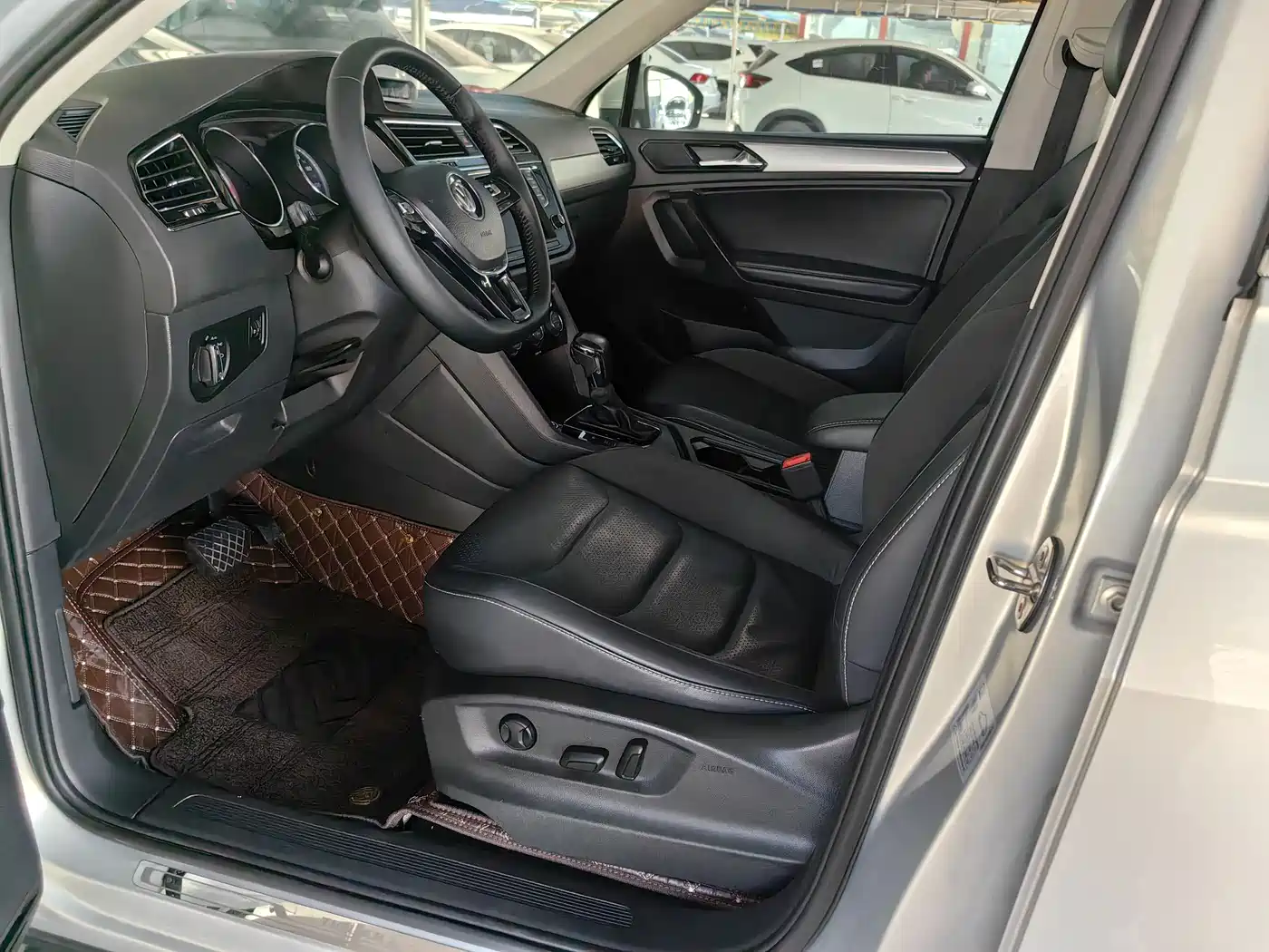 Volkswagen Tiguan L 2018 330TSI Automatic 2WD Luxury Edition фото 6