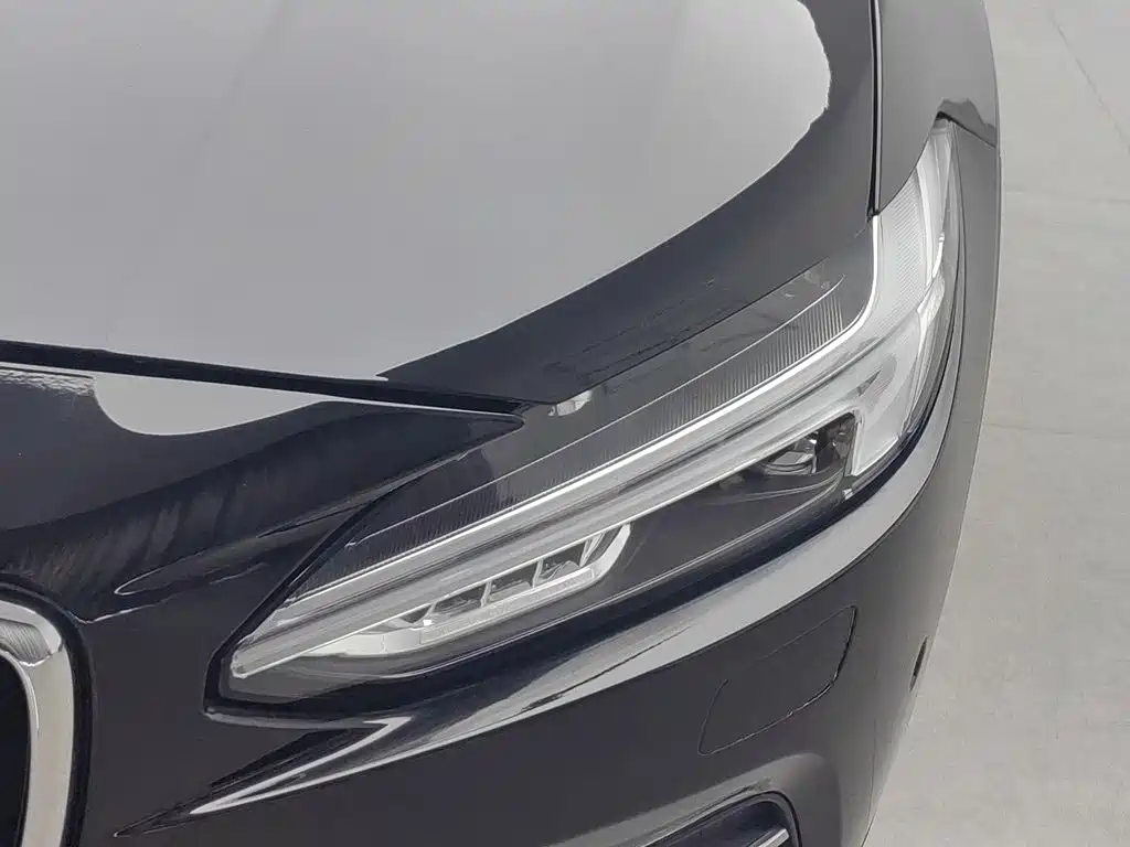Фото 7 - Volvo S90
