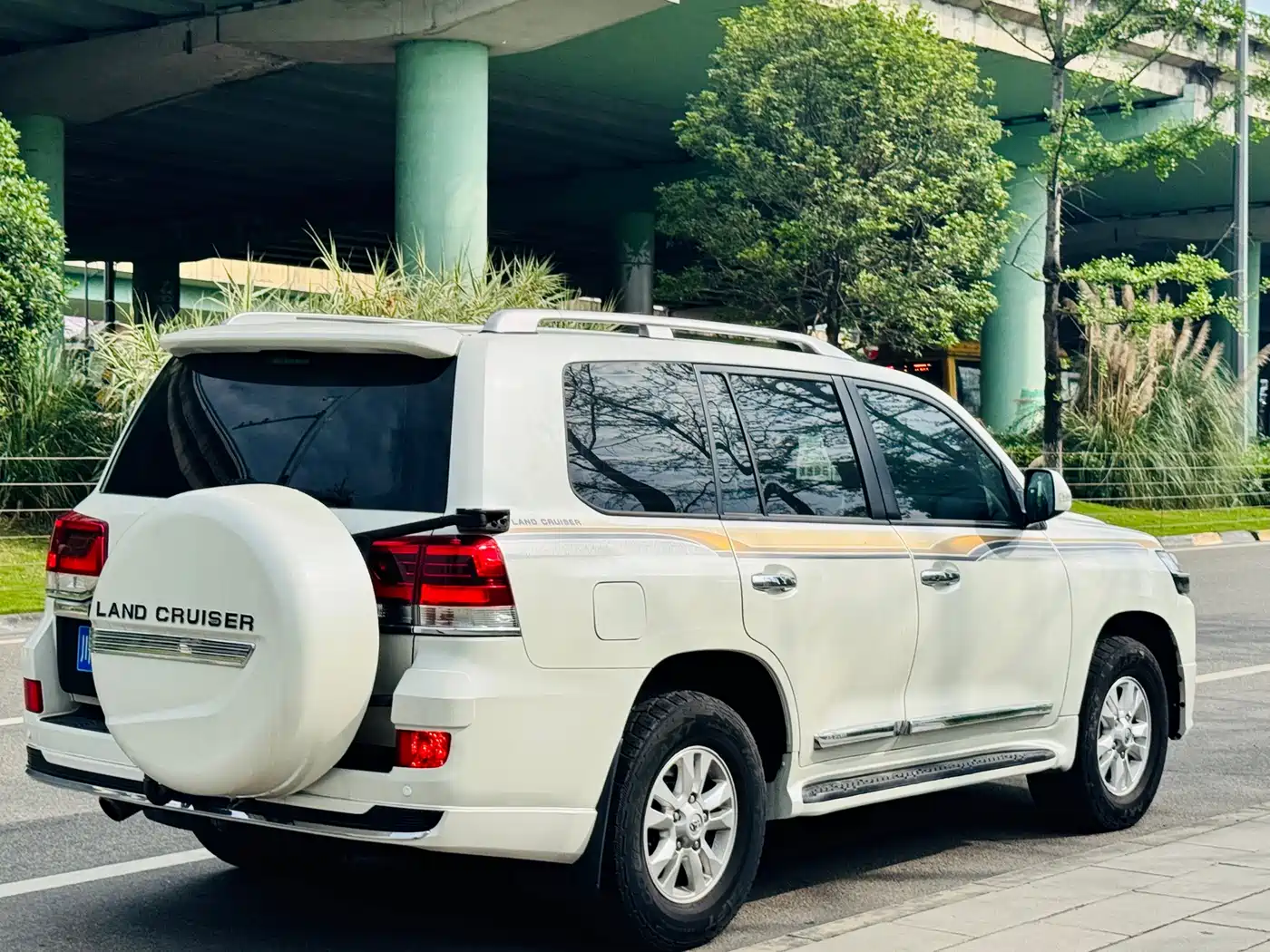 Toyota Land Cruiser (Import) фото 9