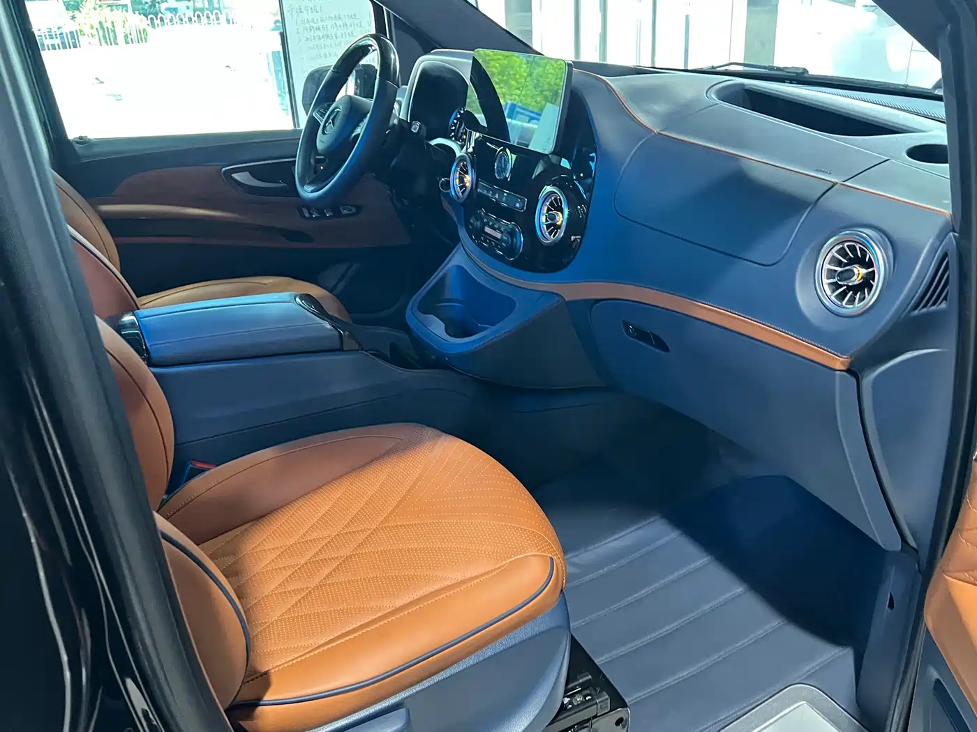 Mercedes-Benz Vito 2023 2.0T Elite 7-Seater фото 23