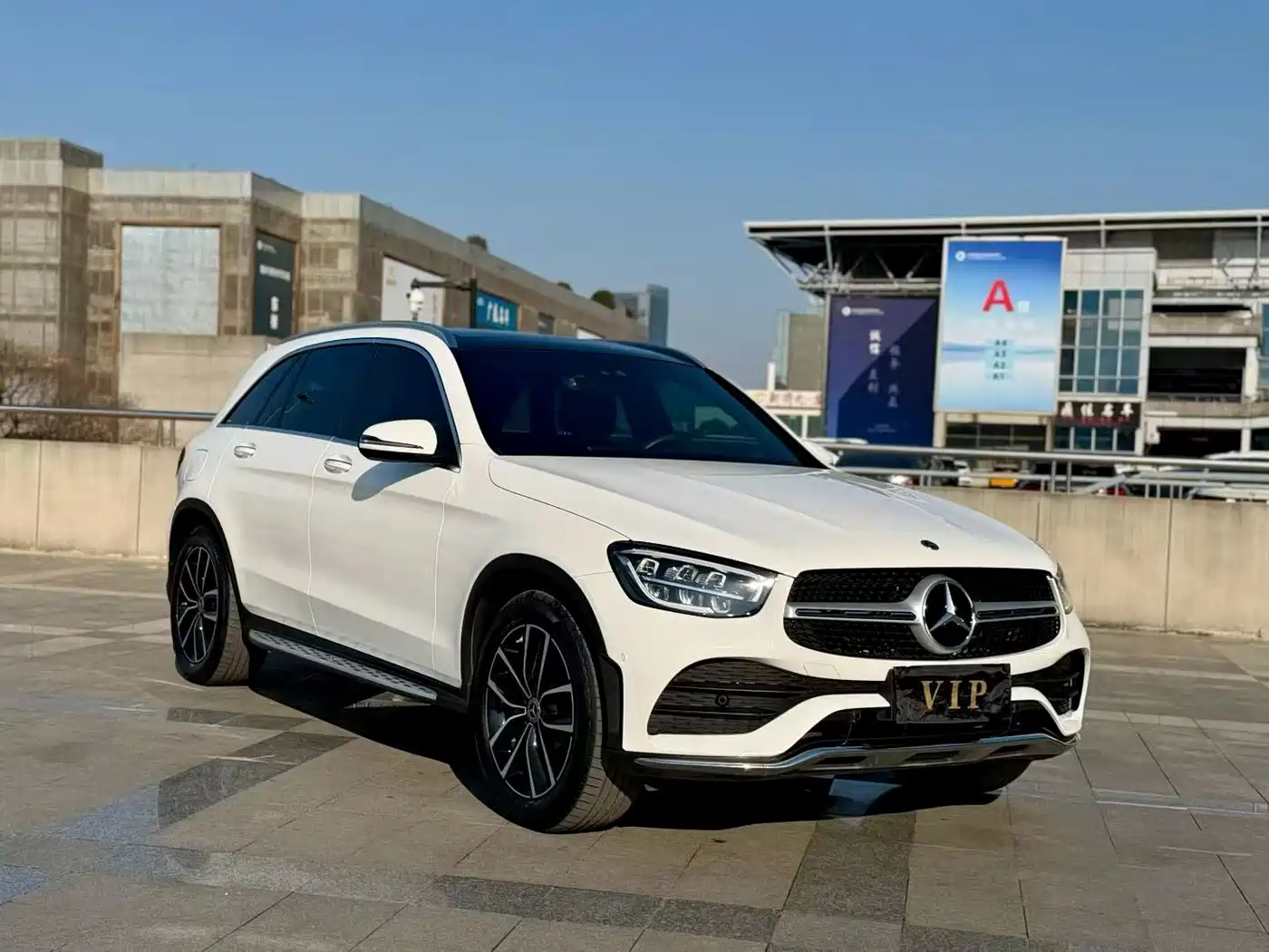 Mercedes-Benz GLC 2022 Model GLC 300 L 4MATIC Luxury Edition фото 3