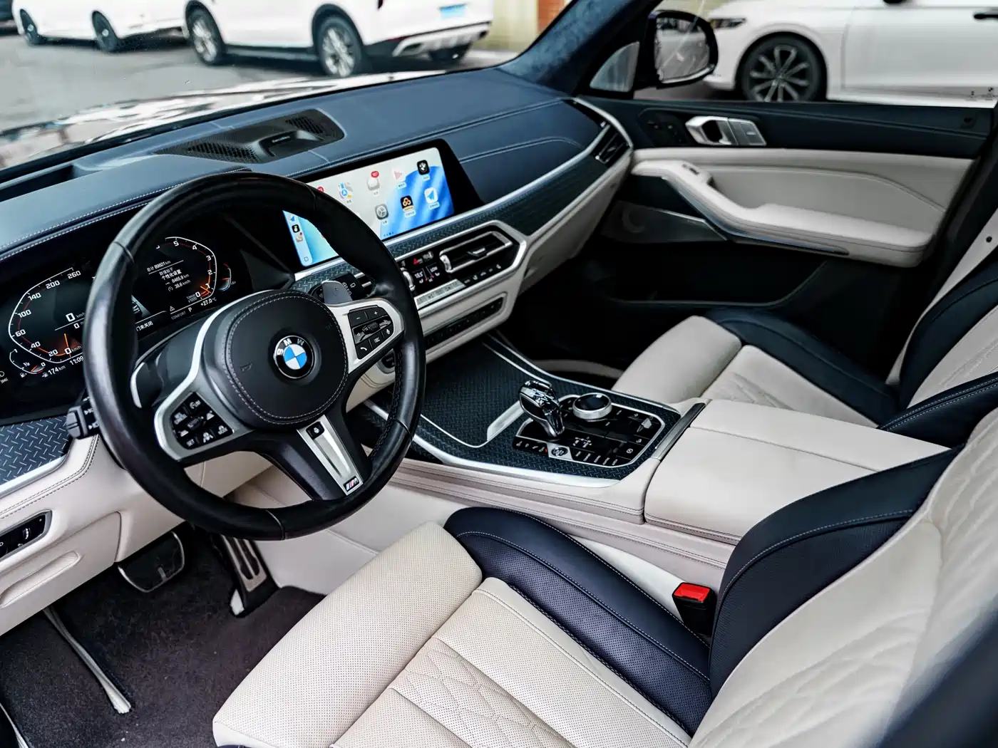 BMW X7 2022 xDrive M50i фото 9